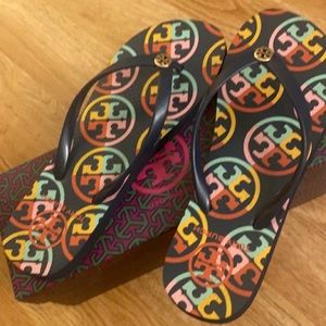Navy blue Tory Burch flip flop color slippers